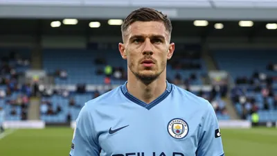 Arsenal begin their Premier League title defence against newly promoted Coventry City, who start life back in the top...