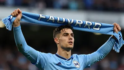 Grenada international Greg Sandiford, a former Coventry City right-back, has completed a move to Northern Irish...