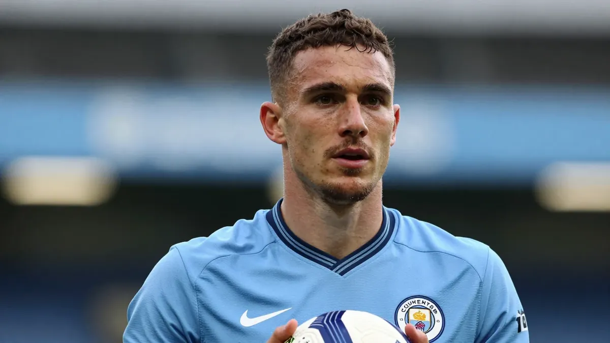 Coventry City's 24-man Premier League squad includes five new signings but omits Jake Bidwell, as the Sky Blues prepare...